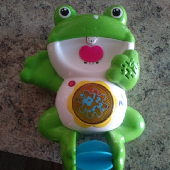 pour and float froggy